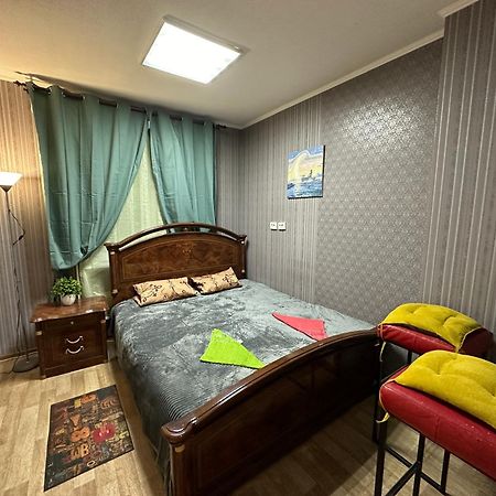 Ararat-Poznyaki Hostel كييف المظهر الخارجي الصورة